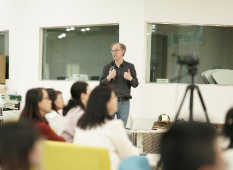 未来教育国际沙龙系列活动 | 活动回顾 -人工智能与批判性思维探索工作坊